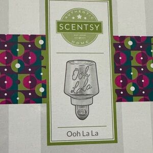 Scentsy Ooh La La Candle Holder in White and Gray